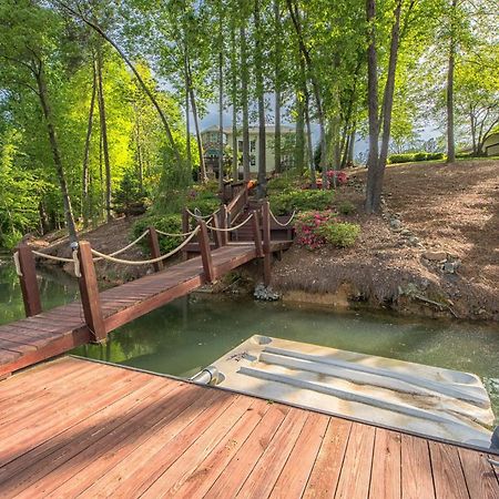 Lakeside Landing By Avantstay Private Dock Муурсвил Екстериор снимка