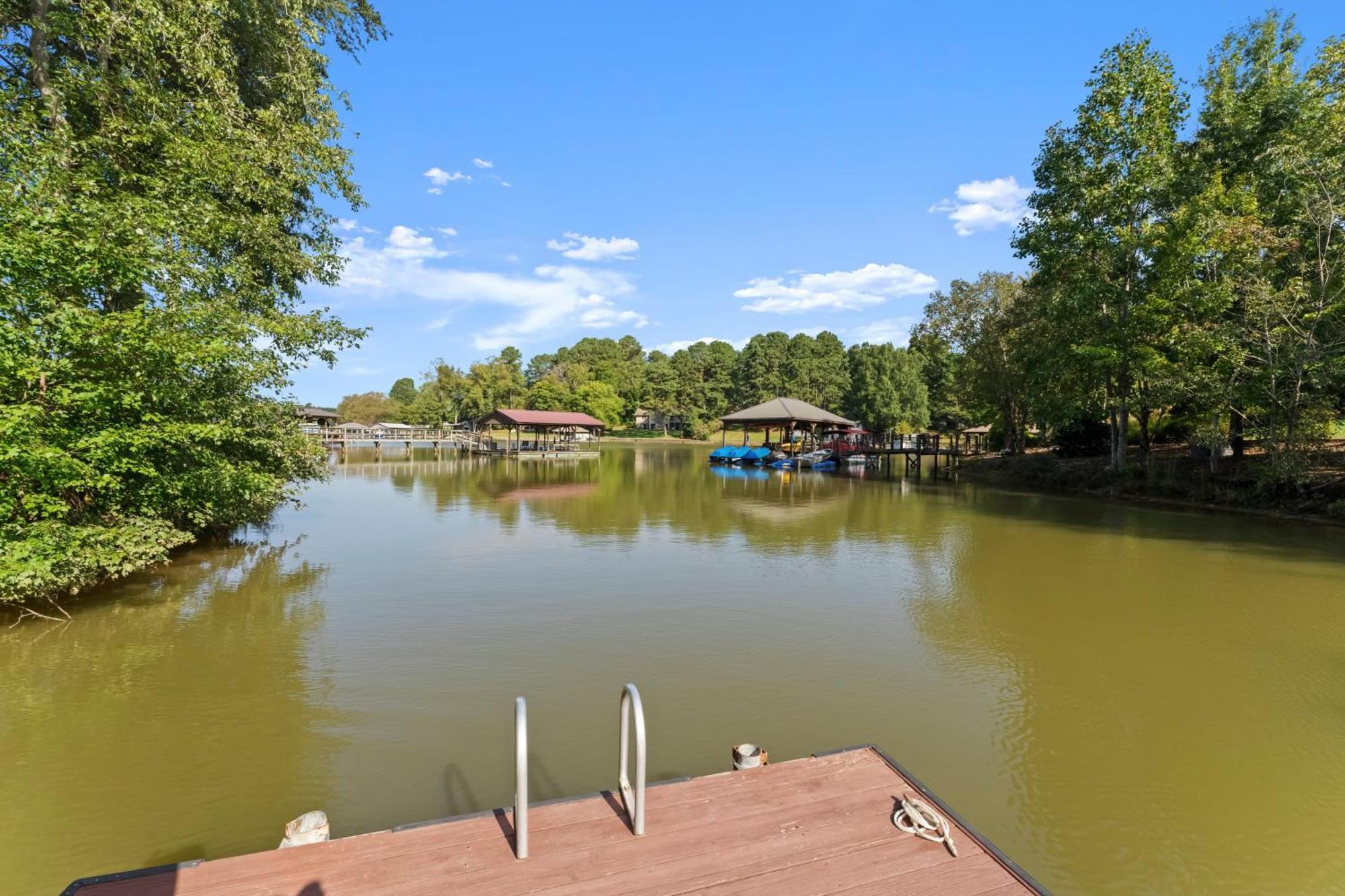 Lakeside Landing By Avantstay Private Dock Муурсвил Екстериор снимка