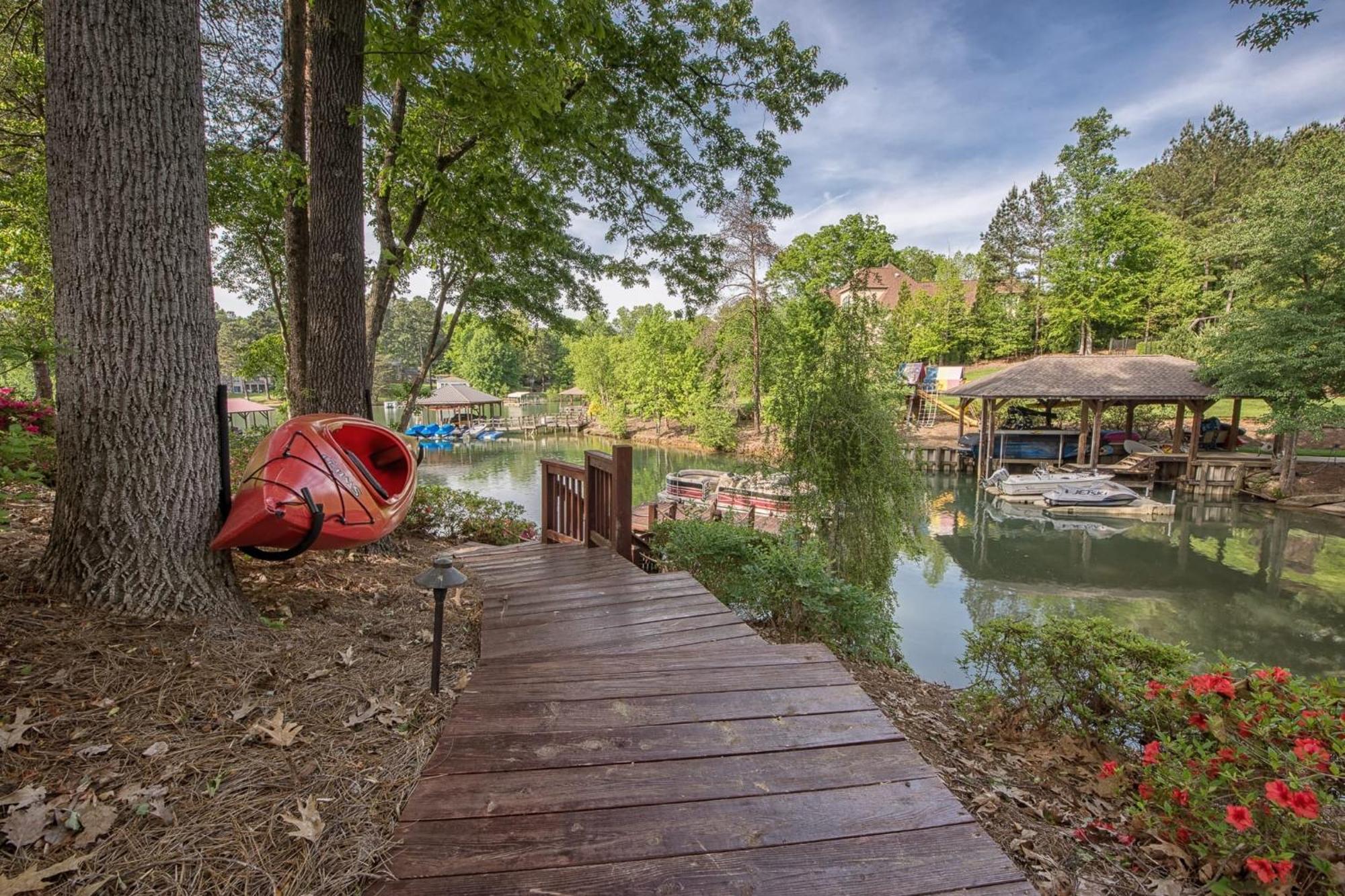 Lakeside Landing By Avantstay Private Dock Муурсвил Екстериор снимка